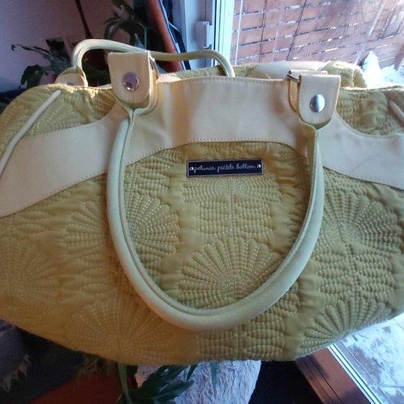 Petunia Pickle Bottom "The Weekender" diaper/travel bag - lime green - Picture 6 of 6